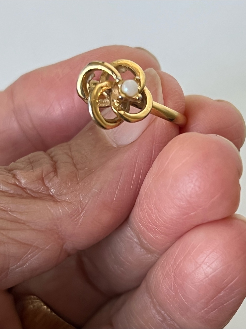 Vintage Gold Floral Knot Ring with Pearl Accent